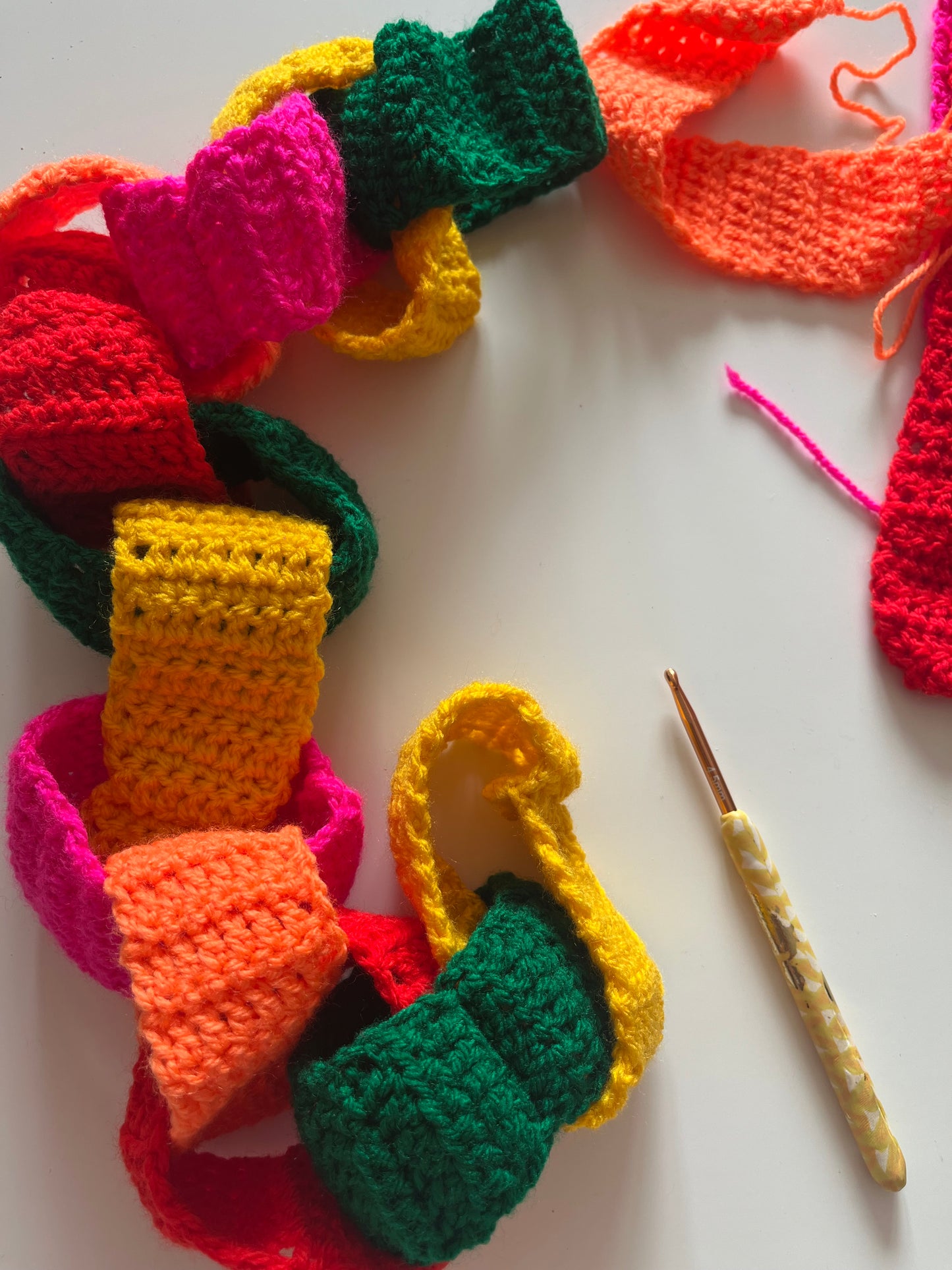 Paper Chains Crochet Kit