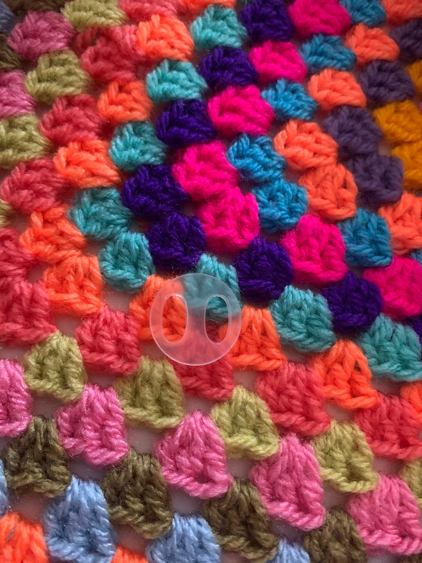 Acrylic pompom keeper