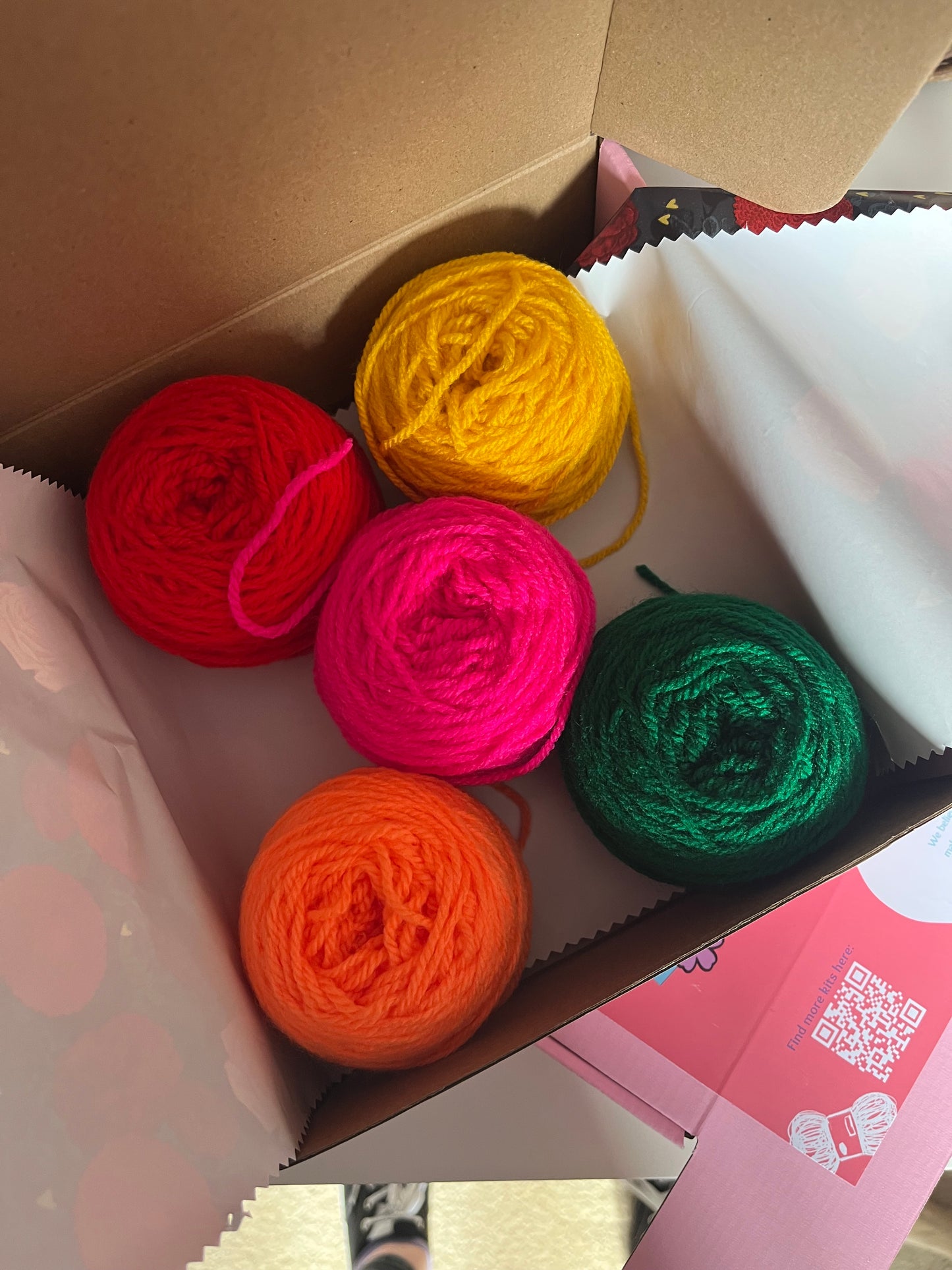 Paper Chains Crochet Kit